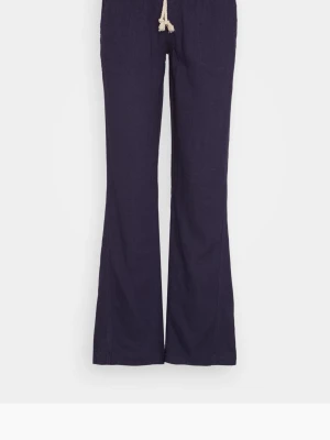 Linnebyxor - Säljer dessa mörkblåa linnebyxorna från Roxy i storlek S💕💕💕i nytt skick!!!! Köpta för 600kr o säljer för 250kr😊😊