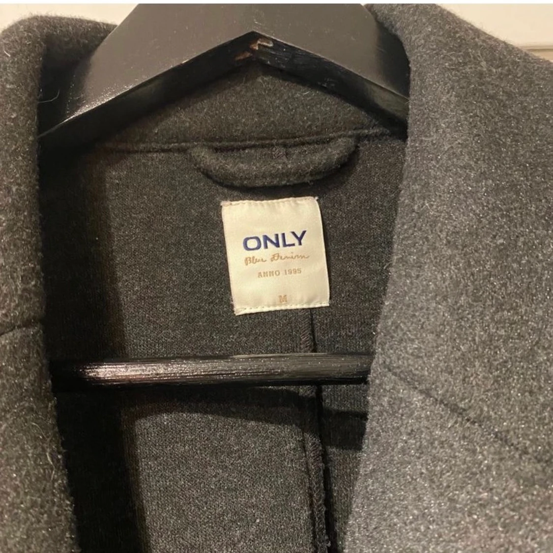 Mörkgrå kort kappa  - 91