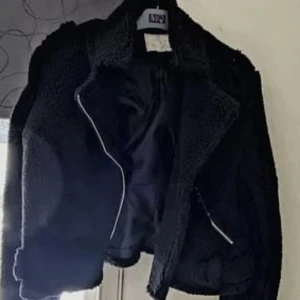 Teddy jacka Chiquelle - Använd 1 gång, pga fel storlek