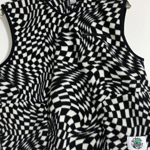 Fleece väst - En jättefin fleece väst från h&m. Använd max 1 gng. Kan gå ner i pris vid snabb affär 