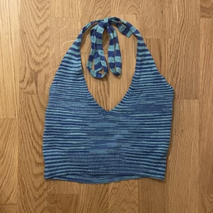 Crop top - Super snygg topp perfekt till sommaren och stranden!!