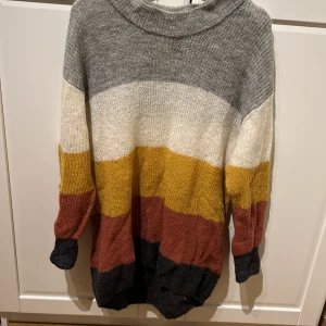 Stickad tröja  - Stickad tröja från Lindex oversize  Använd Köpare står för frakt 