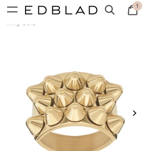Ring edblad - Säljer denna populära ring från Edblad, kvar i förpackningen osv, helt ny💗