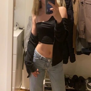 Lågmidjade jeans - Lågmidjade jeans som är i bra skick och är bara använda ett par gånger inga hål eller fläckar säljer dem billigare än vad jag köpt dem för 🙏🏻🫶🏻