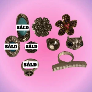 Ringar - Skitcoola ringar🤩🤩🤩 pris beror lite på vilken ring du vill ha men kommer inte sälja för så dyrt och du kan även få de billigare om du köper flera🫶🏻🫶🏻 De flesta är justerbara! Om jag inte strukit över den finns den kvar! Hör av dig vid intresse💞