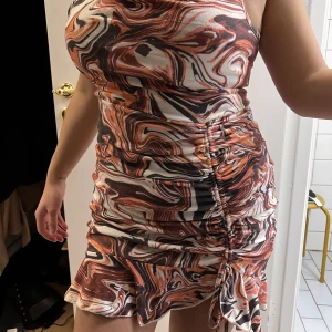 Mönster kläning - Mönstrad kläning. Använd två gånger 