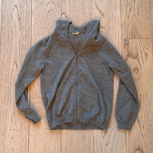 Dolce Gabbana jacka - Grå jacka i cashmere. Jättefint skick. 