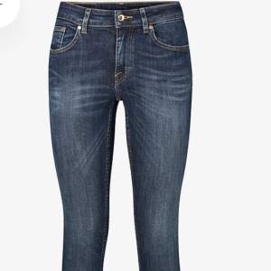 Jeans i style: Slight. Sälj i bra skick!