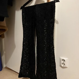 Spets byxor - Xs Vintage byxor köpta från Weekdays second hand