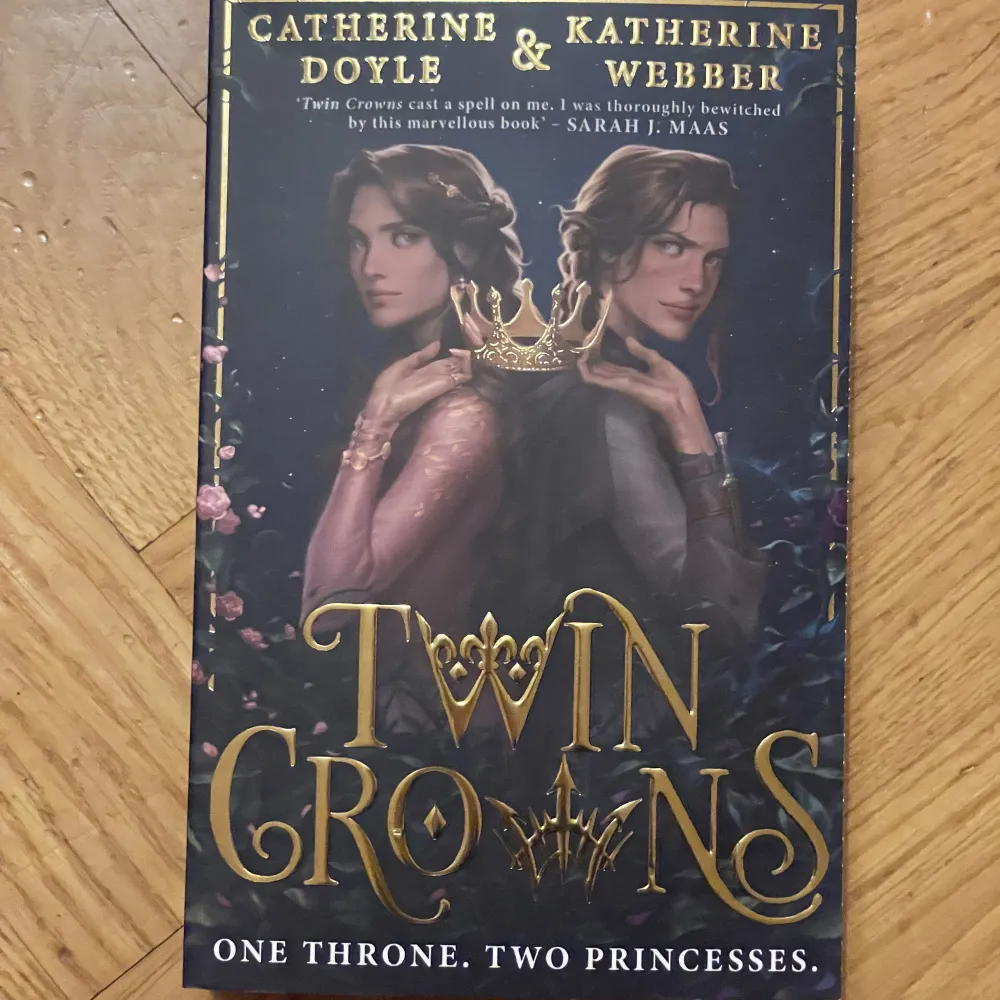 Säljer min bok, twin crowns, då jag råkat köpa två stycken. Ordinarie pris 179. Säljer för 100 kr. Frakt ingår inte. Betalning sker via Swish. . Övrigt.