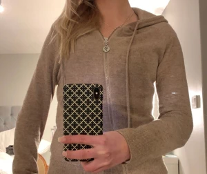 Kashmir tröja - Jättefin tröja från Edblad!❤️ bra skick och passar till allt! Köp direkt för 490