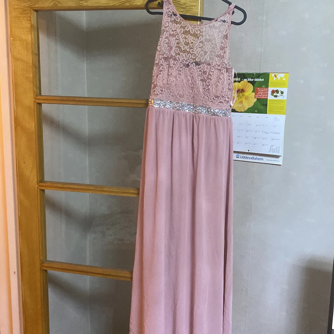 En klänning  - 90