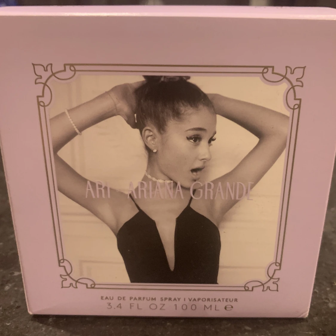 Ari by Ariana Grande 100 ml  - 90