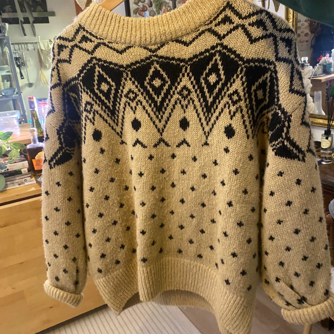 Mysig sweater stickad