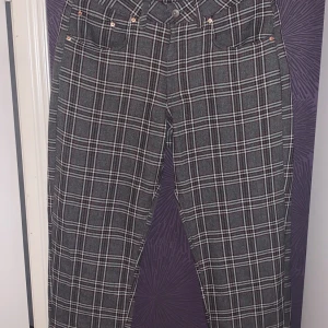 Vailent byxor - Vailent byxor i ett mjukare material. Osäker om herr eller dam