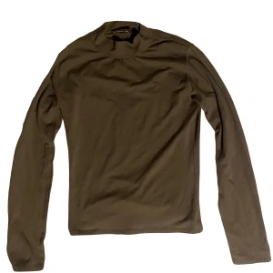 Olivgrön turtleneck  - Aldrig använd I bra skick