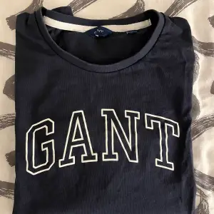 Gant T-shirt, använd två gånger, storlek XS
