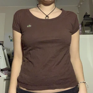 Lacoste baby tee - Lacoste vintage baby tee figursydd