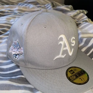 59 Fifty keps - Helt nytt skick på kepsen, säljer den pga att den är för stor. Kepsen är i storlek 59,6cm