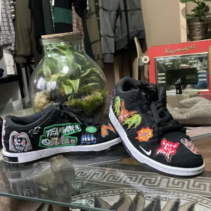 Neckface dunks  - Neckface dunks med patches!  Rare dunks från neckface kollektion.   Använda endast en gång!  Pris gör att diskutera vid snabb affär:)