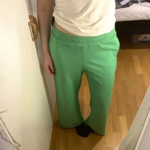 Mjukisbyxor  - Supersköna mjukisbyxor, aldrig använda. 