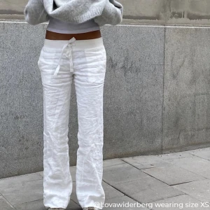 Alobha label linnebyxor  - Säljer dessa linnebyxor från alobha label i storlek M säljer så jag skulle behöva på par i storlek Xs så byter jätte gärna men kan även sälja för 500 kontakta för mer bilder o info ❤️❤️