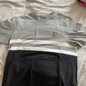Lyle & Scott tröja - Lyle & Scott tröja med mönster. Riktigt skönt material