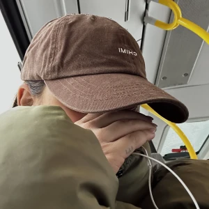 Chimi keps - Ink pris 600 helt ny. Färgen finns inte längre. Endast använd 1 gång ❤️🐥