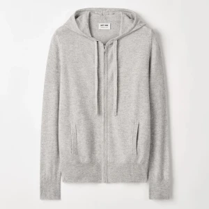Soft goat zip up - Soft goat zip up i Kashmir ❤️ säljer då den är för stor och inte kommer till användning, bra skick köpte i december och använd fåtal gånger ❤️