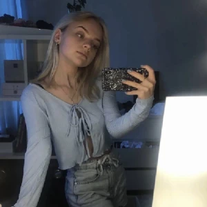 chiquelle topp - Knyt- topp från chiquelle. Helt oanvänd, endast testad. Superfin och i skönt material, storlek xs. Nypris 349. Mitt pris 150 +frakt 🦋