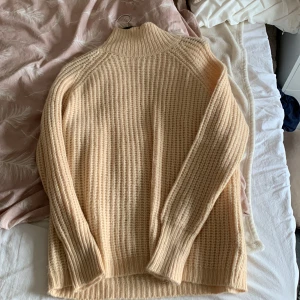 Tröja  - En stickad tröja från Lager 157! Aldrig användt!!