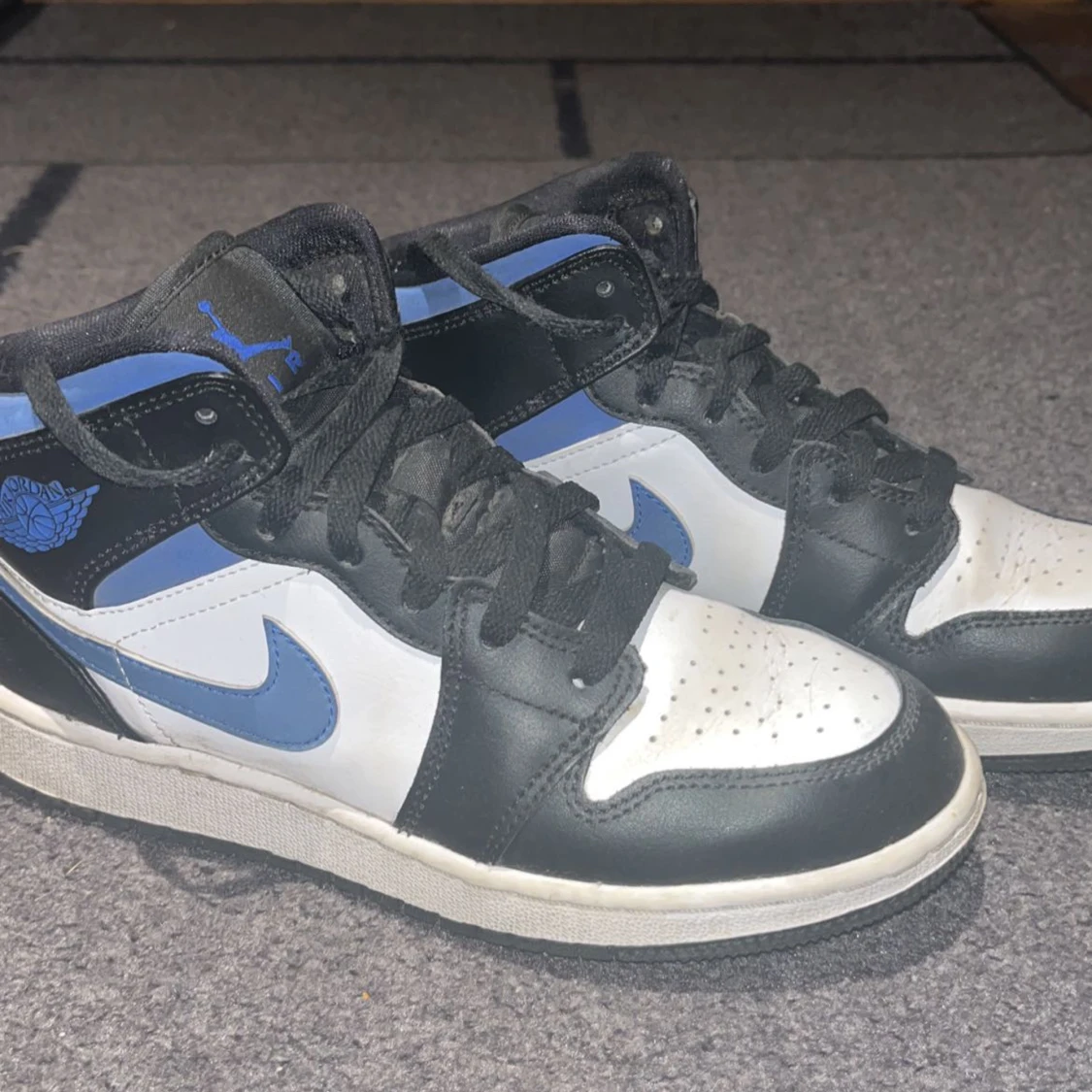 Air Jordan 1 mid white racer blue