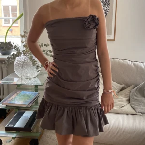 Klänning - Säljer denna as snygga klänning💘💘💘