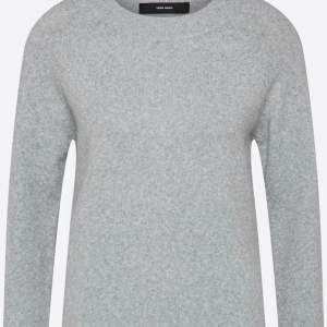 Denna gråa stickade tröja är grå vero moda och älskar dem, men har så många i olika färger så säljer denna då jag redan har en annan grå stickad tröja. Skriv provat för mer bilder eller frågor 