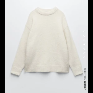 Zara stickad tröja  - Säljer denna fina tröjan ifrån zara då den inte kommer till användning längre, använd fåtal gånger. 