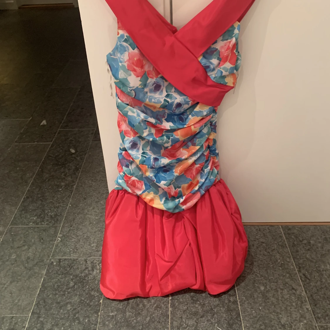 Klänning, ballongmodelk, blommig figursydd - 90