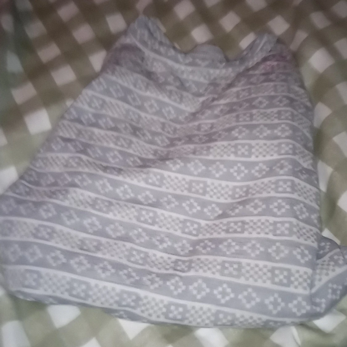 En tunn mjuk tröja  - 91