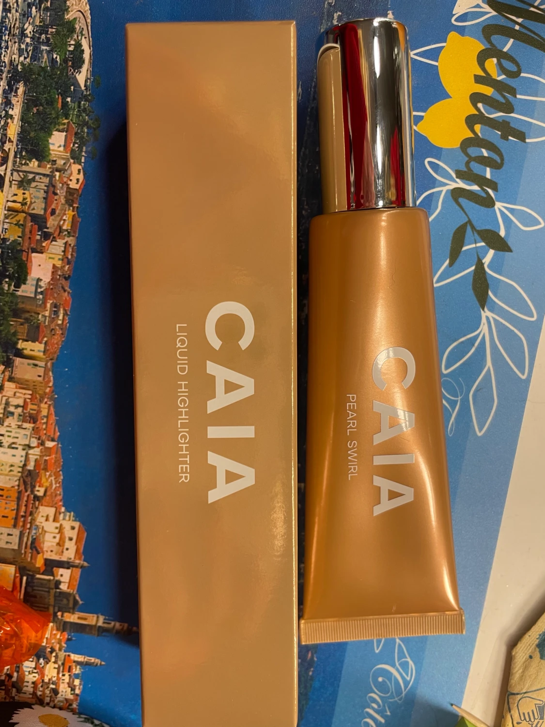 Caia liquid highlighter    https://caiacosmetics.se/sv/smink/ansiktssmink/highlighter/pearl-swirl - 27