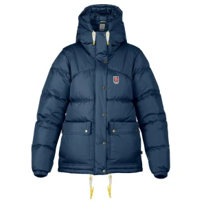 Fjällräven jacka - Fjällräven jacka i storlek S, färg mörkblå, har ett mini hål men inget som syns, nytvättad 