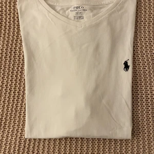 Ralph Lauren tröja  - Jättefin och mysig Ralph lauren tröja i strl S men passar också M.💕🥰Nypris: ca 800 kr 💞Köparen står för frakten😊
