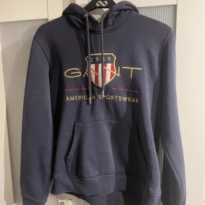 Gant hoodie  - Säljer min gant hoodie för använder den inte