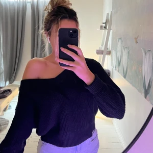 Stickad tröja off shoulder  - Off shoulder stickad tröja från GINATRICOT! Använd ngr gånger 