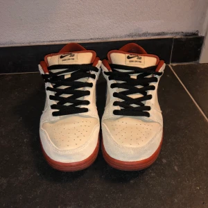 SB Dunks Hennessys  - Storlek 43  Cond 8,5/10  Priset kan diskuteras 