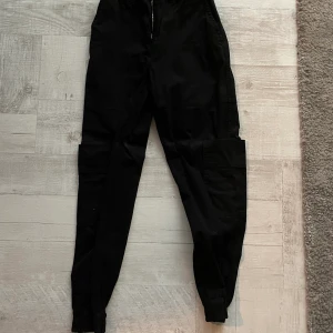 Cargo byxor - Säljs då de e för små för mig