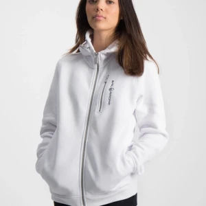 Sail racing vit - Hej, säljer min vita sail racing. Använd 1-3 gånger. Kan även skicka fler bilder om de önskas! Fytt städar , så vill bli av med den.🌸 Säljer för 1000kr men pris kan diskuteras vid snabb affär.💗 Kan mötas i Helsingborg