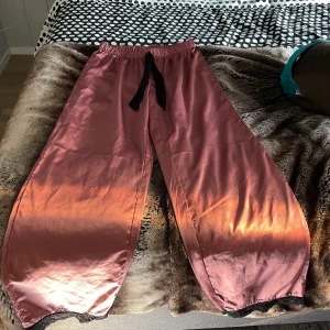 Byxor  - Silkes byxor från new yorker, strl xs