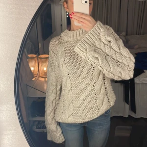 Stickad tröja - Super mysig stickad tröja från nakd. Använd Max 5 gånger! 💖