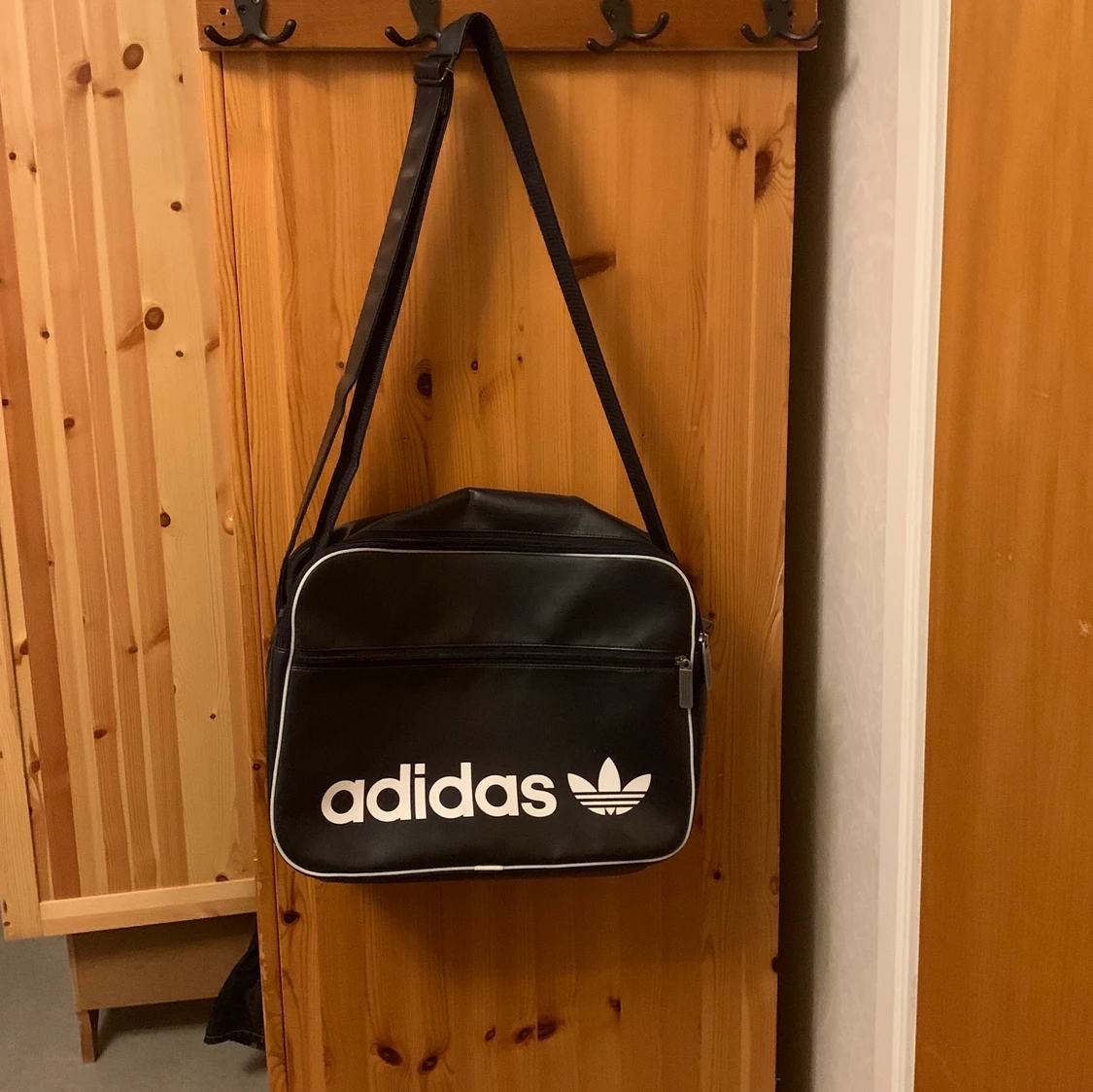 Adidas väska