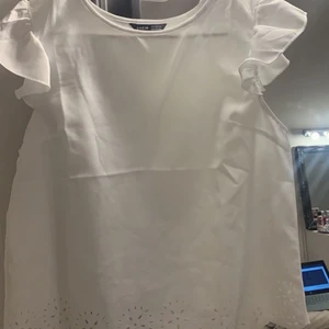 Shein topp - Säljer min söta vita topp från shein. Den kommer inte till användning mer.