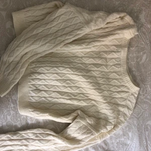 Stickad tröja - Superskön benvit tröja från BikBok🖤 Storlek xs. I nyskick!